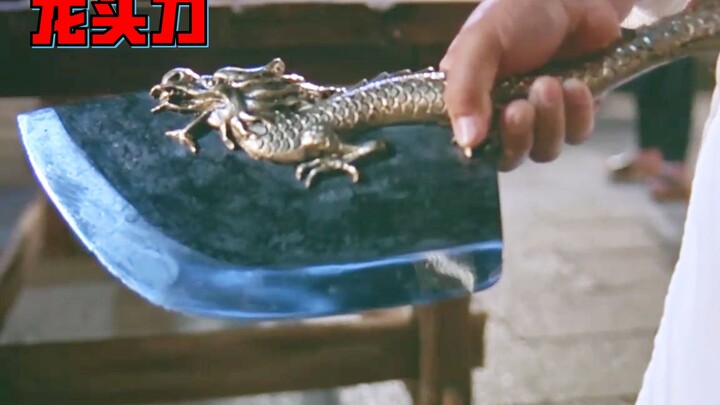 How insane is this culinary master’s knife skills? The fish meat has already been filleted, yet the 