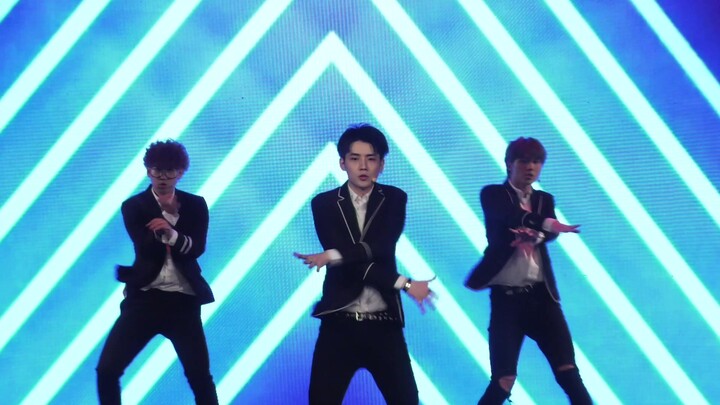 【ZERO-G】Team R boys dance to "Light" together