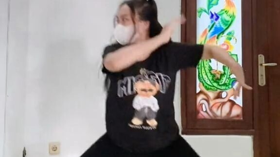 Snaptik.app_7222583889657744667