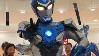 Ultraman Blue กำลังทัวร์~ มาดู Blue shopping (?) 7.13 Suzhou New District Aeon