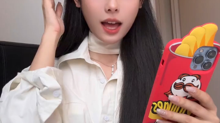 ตอนส่งเสียงให้คนที่แอบชอบ ดันเผลอได้ยินเสียงตัวเอง… สาวๆ คนไหนเป็นแบบนี้บ้าง? ความหวาดกลัวในใจมันขยา