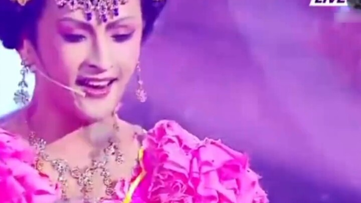 [0713 รีวิวเสื้อผ้าผู้หญิง] หวังเยว่ซินคอสเพลย์เป็นไป๋ซู่เจิ้น ผมยาวของเซิงเกอดูเขินอาย~