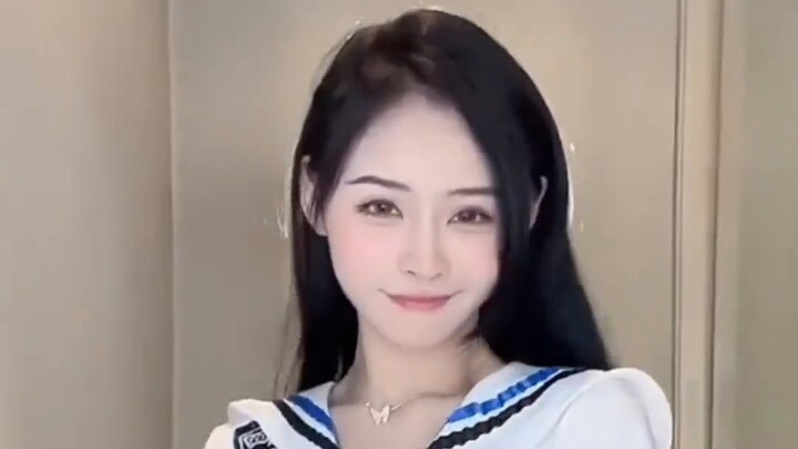 Sao phải suy nghĩ nhiều thế, quên cô ấy đi và đến chỗ tôi đi