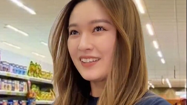 Japanese people integrating into American life, this is how it goes