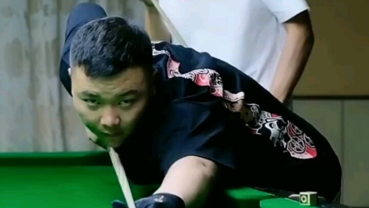 It seems like his cueing technique isn’t working at all in front of Coach Ding Junhui.