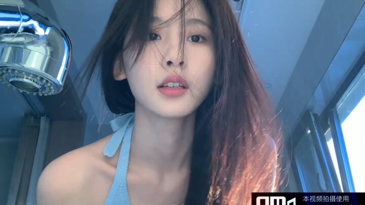 Biết rằng con đường phía trước của tình yêu ta đầy bất trắc, nhưng sự lãng mạn vẫn mãi không đổi tha