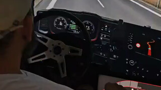 التلويح باليد هو أدب أساسي