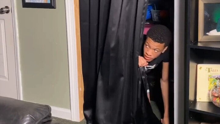 Tình bạn giữa anh em đôi khi rất bền chặt và ổn~ (Hôm nay tôi phải học tiếng Anh thật tốt)