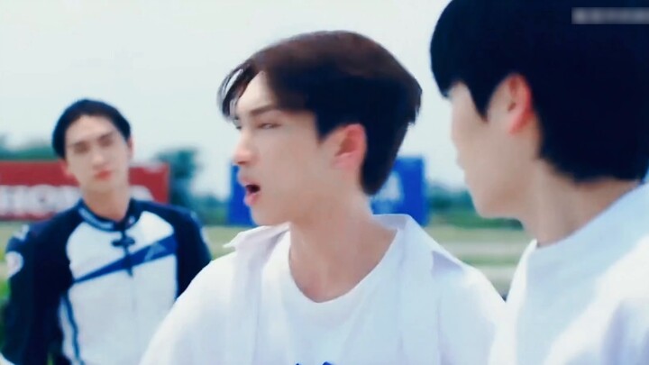 Dua orang terjebak di mulut harimau