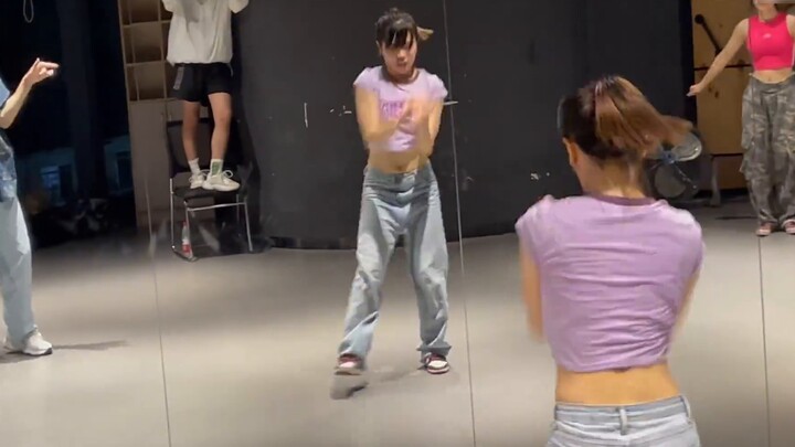 "Longli Electric Wire" | For me, lonely dance means dancing to music alone at home | Choreography by