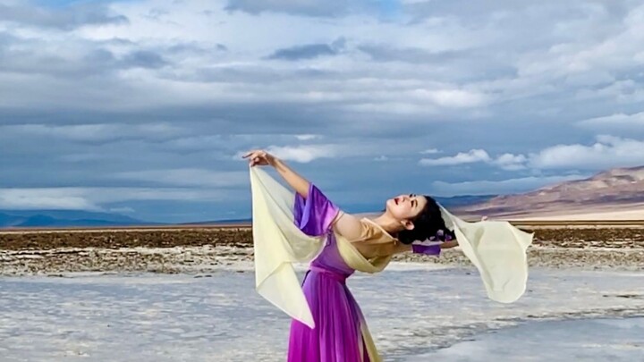 أنا في وادي الموت بالولايات المتحدة، رقصتُ رقصة "بوابة الجمال"