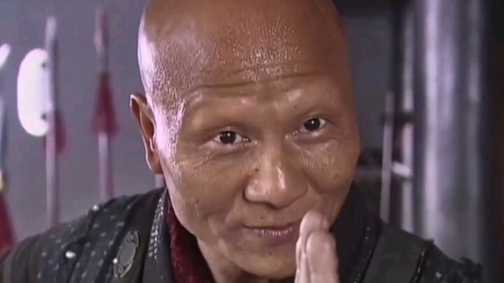 Sư phụ bị tấn công lén lút, không ngờ võ công của sư phụ lại vô song. Anh ta phản công và đối thủ củ