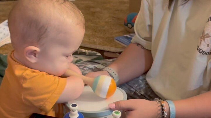 The Well-Behaved Baby Who Lost a Hand