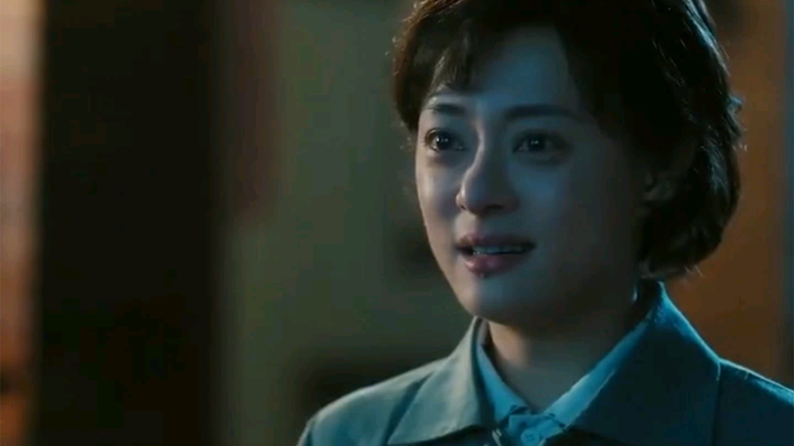 Discovering her husband working with his idol—this reaction is so real.