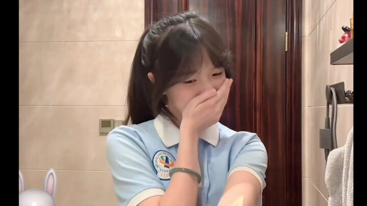 Ini pasti impian para siswa SMA laki-laki.