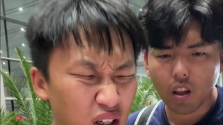 室友挑战吉尼斯世界纪录荡秋千！网友称这个专治嘴硬