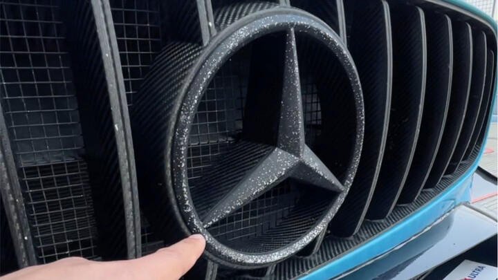 Chiếc Mercedes này chạy một phút mà tốn tới 500 tệ?!