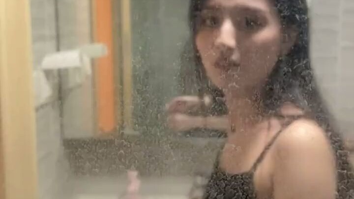 Pacar saya benar-benar melakukan segala cara agar saya berhenti merokok