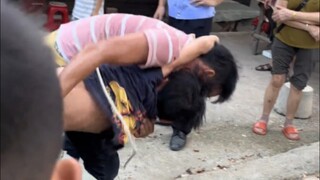 In Hangzhou, Zhejiang, a boy dropped out of junior high school and was running around outside. His f