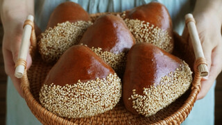 Chestnut bread with Montblanc