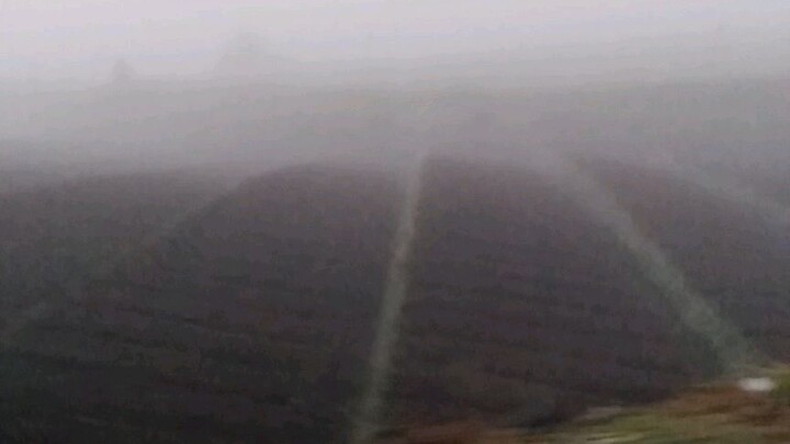 suasana negeri di atas awan