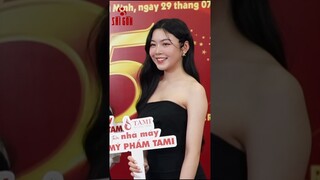 Cận cảnh nhan sắc Lọ Lem - Hạt Dẻ nhà Quyền Linh