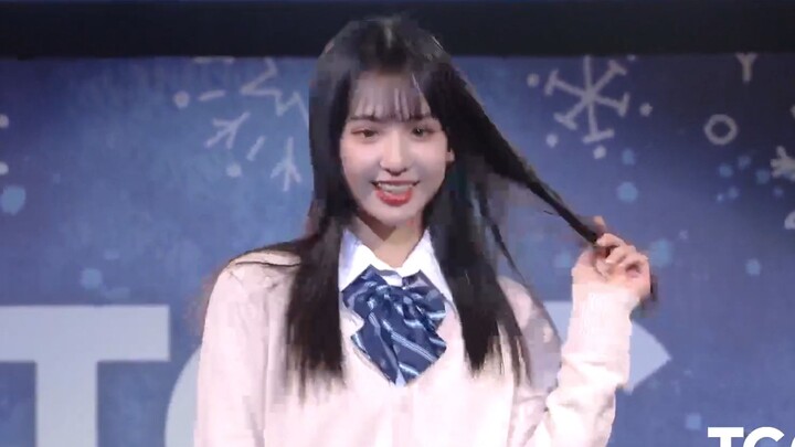 TGC Tokyo Fashion Show: A Collection of Japanese-Style JK School Uniforms – Cute, Kawaii Uniform Bea