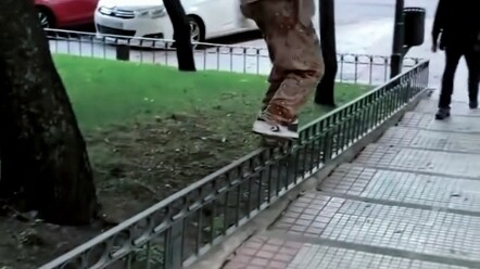 หาจุดต่างก็ต้องเป็นคุณปู่นี่แหละ