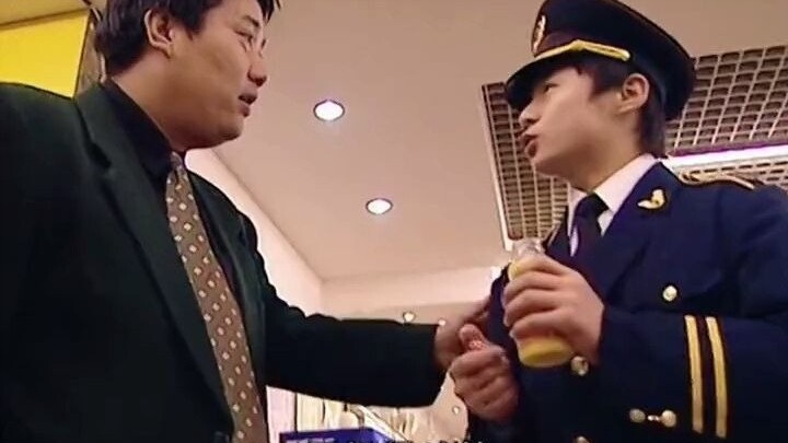 Con trai bí thư thành ủy làm bảo vệ tại khách sạn – giờ thì ông chủ khách sạn rắc rối lớn rồi!