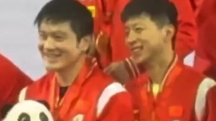 【ShaTou】Xiaopang: What’re you all cheering about? Team Leader Long: Sun Yingsha’s over there.