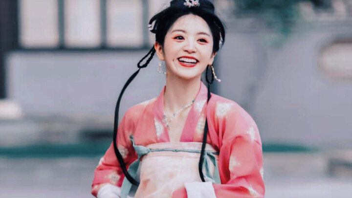 Have you ever seen a jade rabbit with such vibrant, spirited big eyes!!!