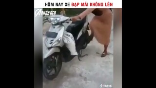 Xe Hôm Nay Đạp Mãi Không Lên