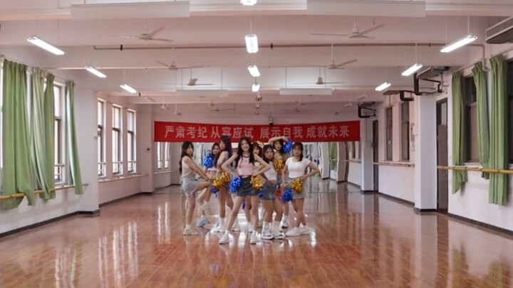 [Girls' Generation] Nine members of Girls' Generation appeared at a college in Zhengzhou?! Average h