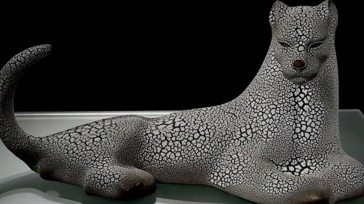 "The Snow Leopard" is naturally born; a masterful touch makes it perfect.