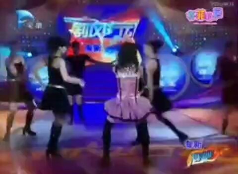 拜可菲，天线姐姐粉裙跳热舞见过吗？