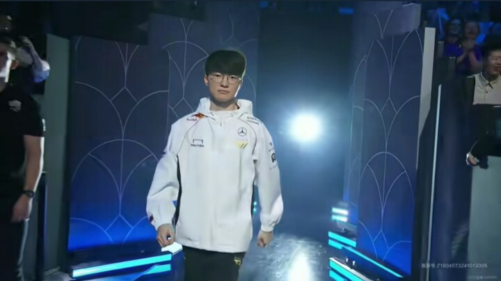 บุคคลนี้น่าจะถูกปรับแต่งโดยระบบ