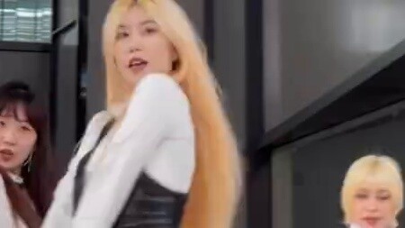 Jinan Mixc Roadshow Short Skirt-AOA Shin Ji Min Straight Shot