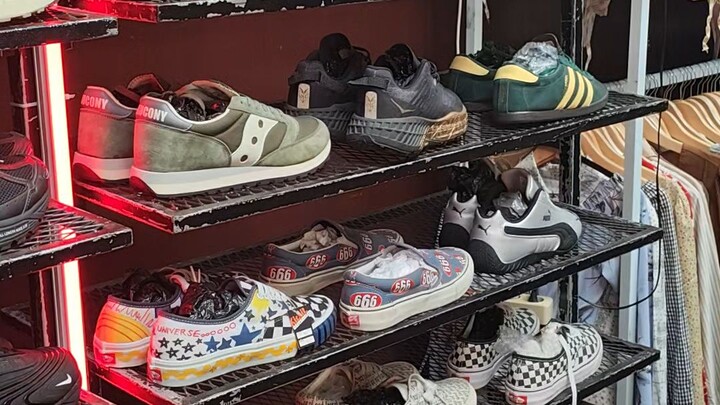 Kemasukan jin sepatu