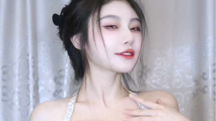 Nghe nói fan muốn xem mình khoe chân