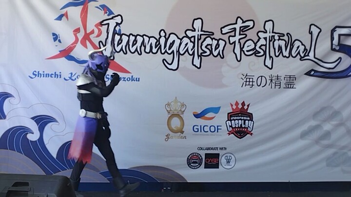 Kamen Rider Buffa Ferporm coswalk di event Juunigatsu Festival 5 Cirebon