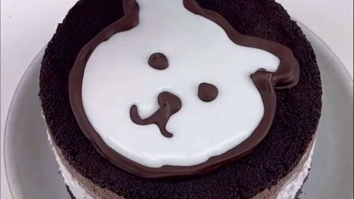 A way to eat an Oreo