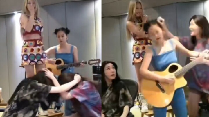 If you’re not wild, you’re not Girls’ Generation! Tiffany, Sooyoung, Yuri, and Hyoyeon take on the “