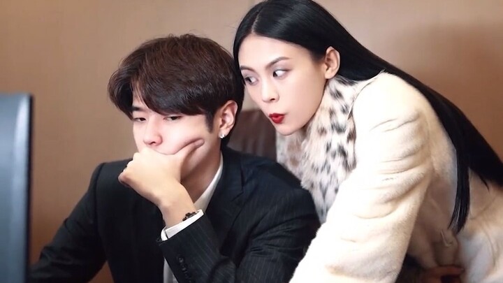 Tình yêu đích thực là: dù bị kẹt trong vòng lặp thời gian, tôi vẫn hóa thân thành muôn vàn phiên bản