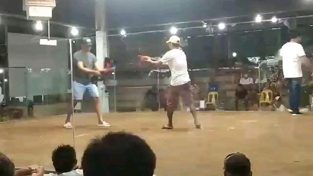 Munoz 1st fight 4hits