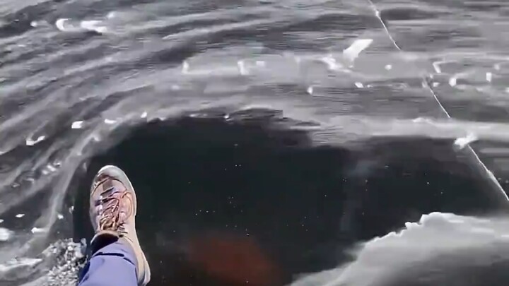 Is it dangerous to encounter this kind of wind?