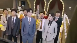 Keluarga Meninggalkanku Demi Anak Angkat, Tapi Om Ganteng Selalu Ingin Dekatiku