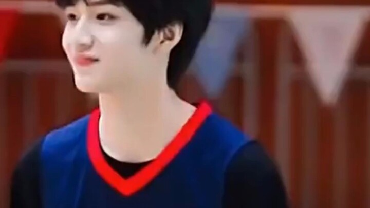 Pale, young, and slim is the aesthetic standard for boys.