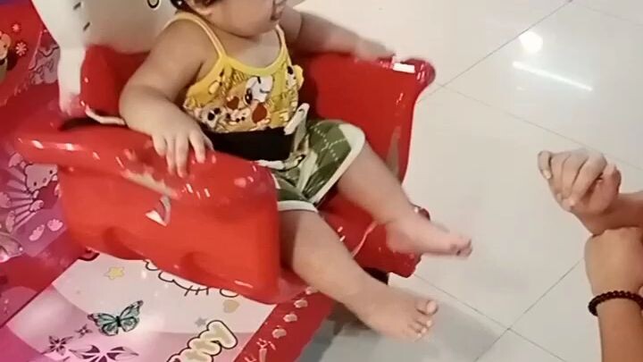 BABY RHEENA MAE in Amusement park..
