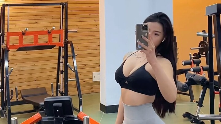 كُلْ أكثر، تمرَّنْ أكثر، وكن بصحة جيدة! اهتموا جميعًا بالحفاظ على سلامتكم، حسنًا؟