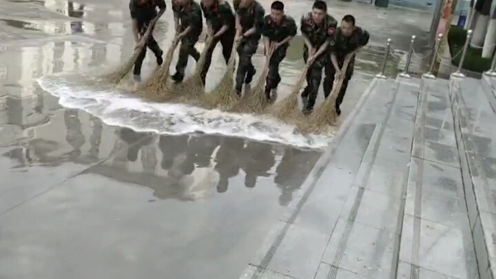 ฉันไม่ได้กวาดพื้น แต่กำลังกวาดความสุขอยู่